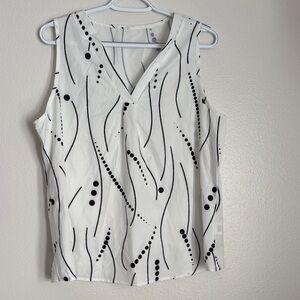 Sleeveless White and Black Patterned Top